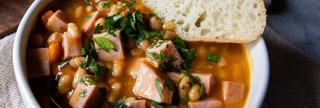 Slowcooker Leftover Ham & Bean Soup